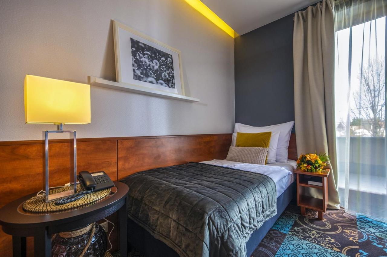 Budapest Airport Hotel Stacio Wellness & Konferencia Vecsés Eksteriør bilde